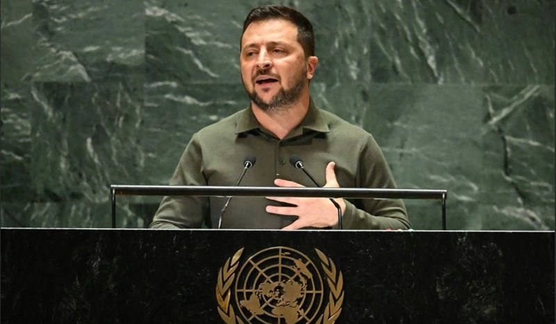 Zelensky arasaba amahanga kumuha intwaro zihagije