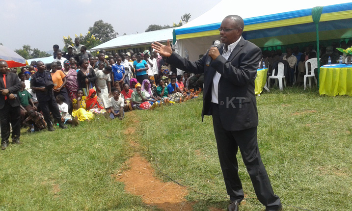 Zikama Eric yasabye abaturage guharanira ubutwari