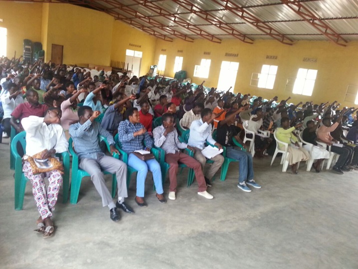 zimwe mu ntore zatozwaga mu biruhuko zigiye gusubira ku mashuri.