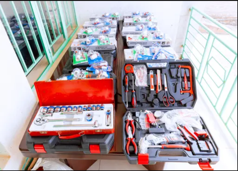 Bimwe mu bikoresho bahawe