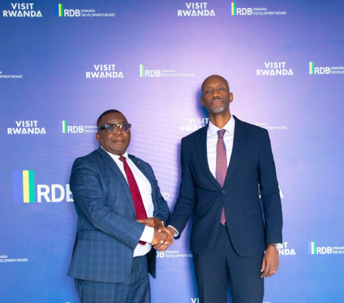 Umuyobozi wa Bauhaus International( i Bumoso) Dr. Victor Onukwugha ubwo yahuraga na CEO wa RDB Guy Africa umwaka ushize bakaganira ku mushinga w