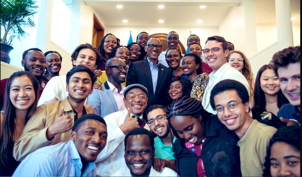 Amwe mu mafoto Perezida Kagame yasangije abamukurikira ku rubuga rwe rwa X