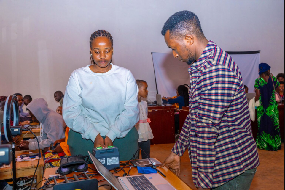Gahunda yo kwifotoza no gutanga amwe mu makuru akenewe