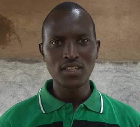 Emmanuel Mwumvaneza, umunyamabanga nshingwa bikorwa w'umurenge wa Kiyombe. 