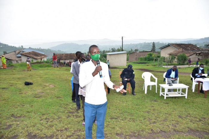 Abaturage bahawe umwanya batanga ibitekerezo byabo