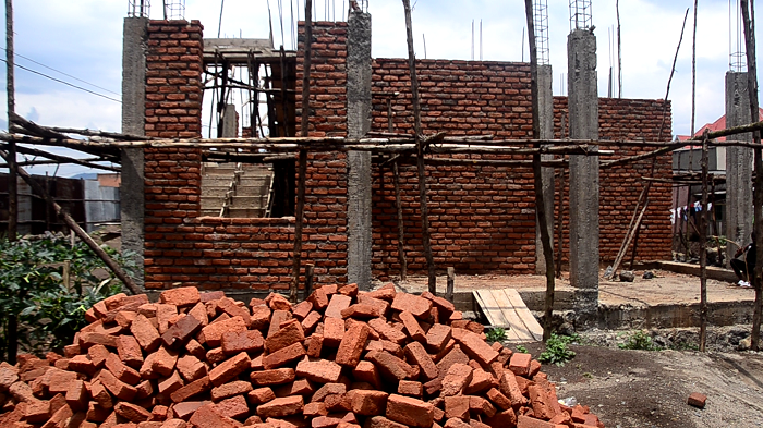 Ahahoze ari iwe yasanze hari kubakwa umuturirwa