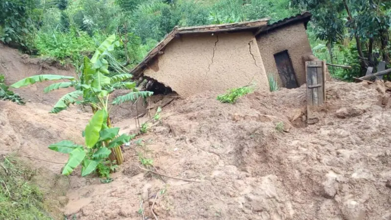 Bamwe mu bo ibiza byasenyeye ntibagira aho baba