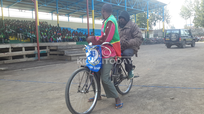 Basabwe kujya bagira amakenga ku bantu batwaye ku magare.