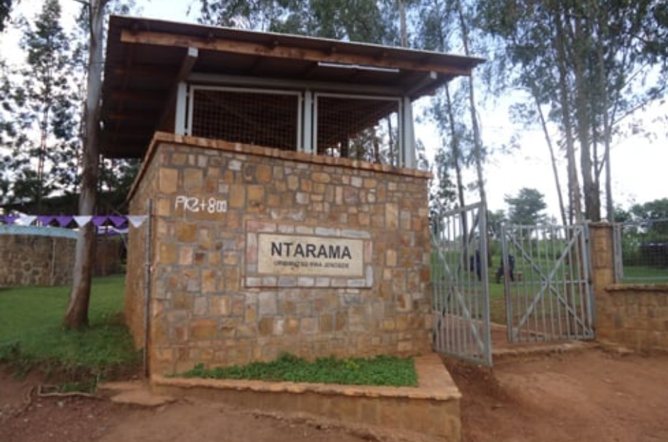 Urwibutso rwa Ntarama rushyinguyemo imibiri myinshi y'Abatutsi bishwe muri Jenoside