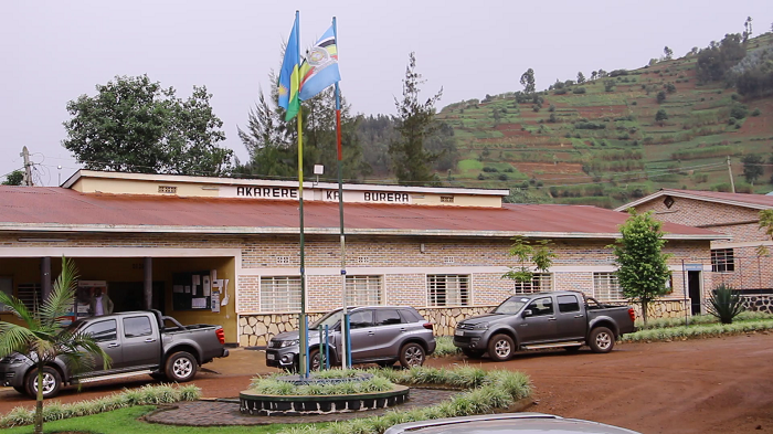 Ibiro Akarere ka Burera gakoreramo ubu byubatswe mu mwaka wa 1986, ngo ni bito bigatuma serivisi zidatangwa uko bikwiye