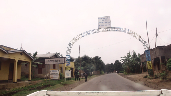 Abatuye mu Karere ka Burera baravuga ko bubahiriza gahunda ya Guma mu Karere nta gahato bagamije kwirinda ikwirakwira rya Koronavirusi
