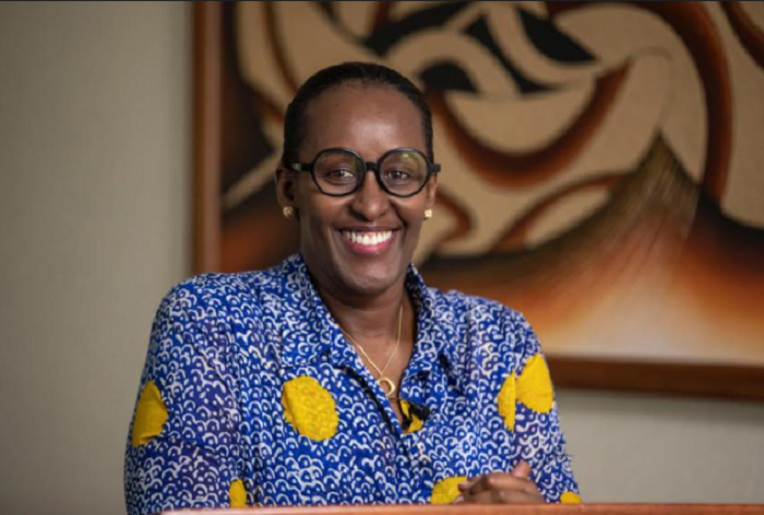 Madame Jeannette Kagame washinze Umuryango Imbuto Foundation, ukaba umaze imyaka 15 uteza imbere uburezi bw