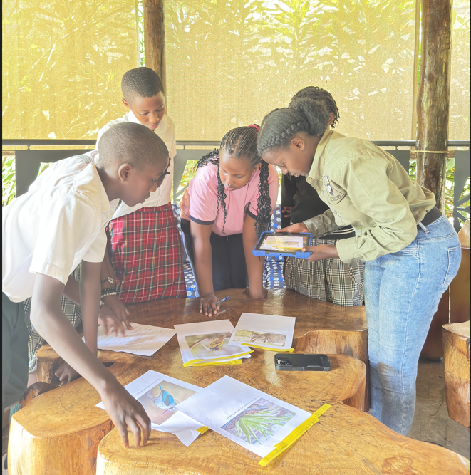 Abana bigishwa ibintu bitandukanye ku rusobe rw'ibinyabuzima