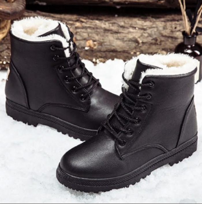 Muri ibi bihe, si ngombwa kwambara inkweto zifite ubwoya mu Rwanda