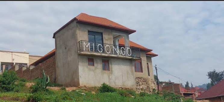 Studio Intore Tuyisenge arimo kubaka 