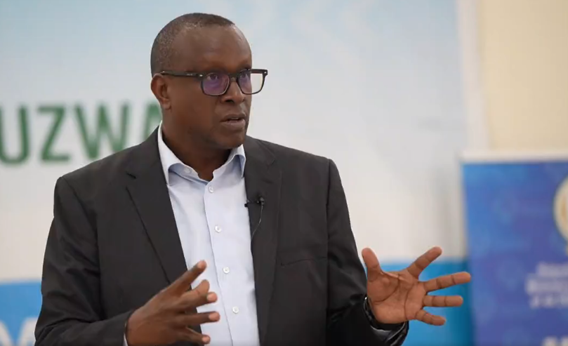 Minisitiri Bizimana aganiriza urwo rubyiruko