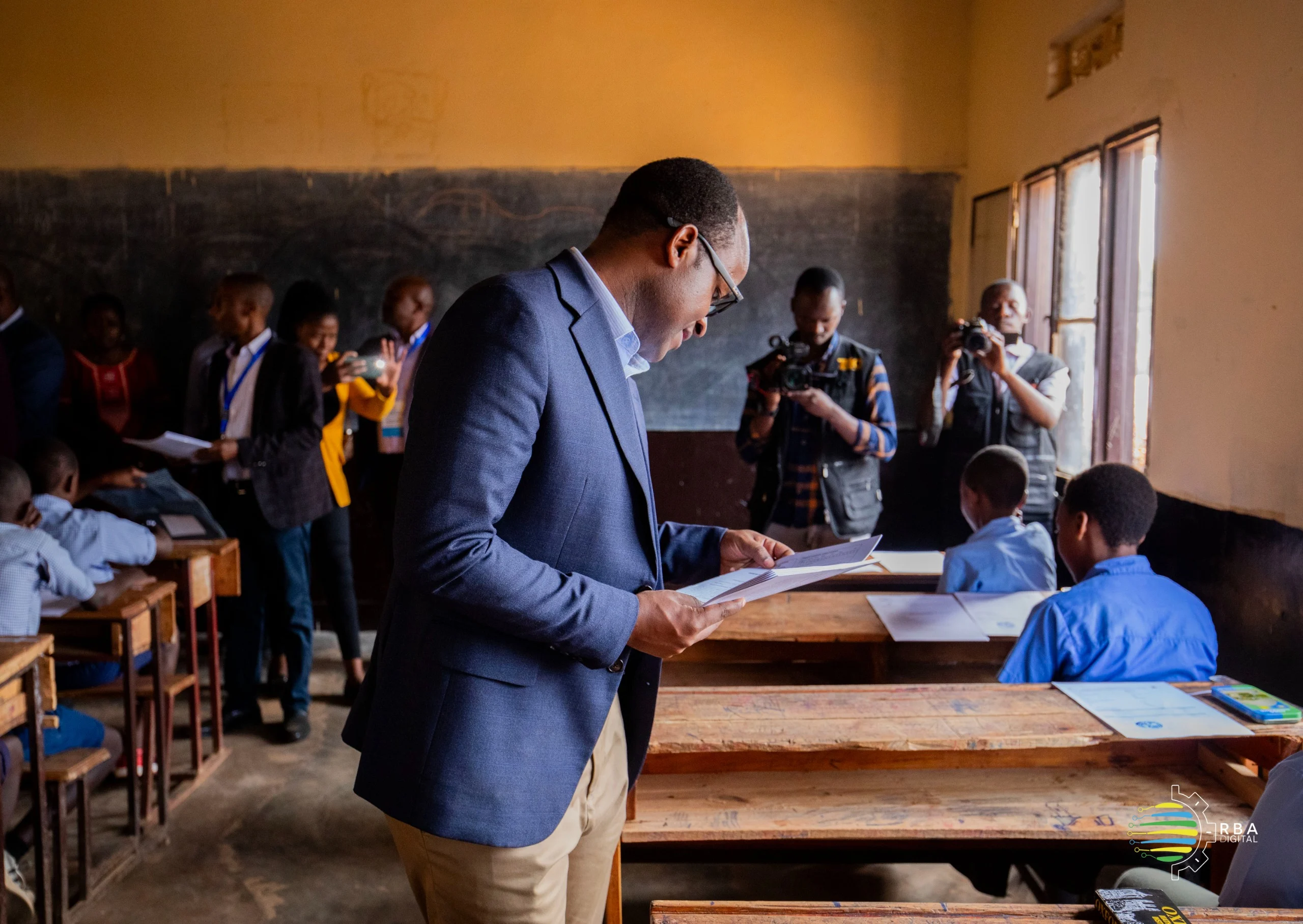 Minisitiri w'Uburezi ubwo yatangizaga ibizamini bya Leta by'amashuri abanza uyu mwaka