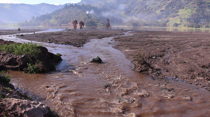 Imyaka n'inzu byari muri iki kibaya byose byarengewe n'amazi