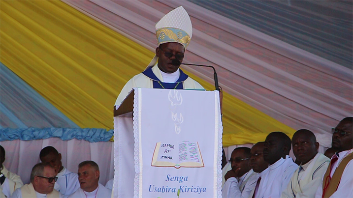 Musenyeri Celestin Hakizimana umushumba wa diyosezi ya Gikongoro