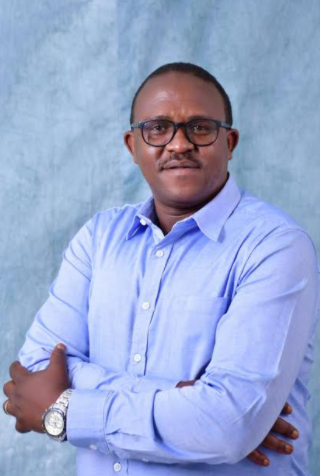 Padiri atangiye kwamamara kubera umuziki