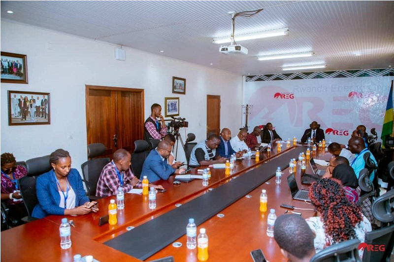 REG yagaragaje ibimaze kugerwaho n'ibirimo gukorwa mu kurushaho kunoza serivi z'amashanyarazi