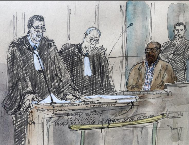 Biguma(uwicaye) ategereje umwanzuro w