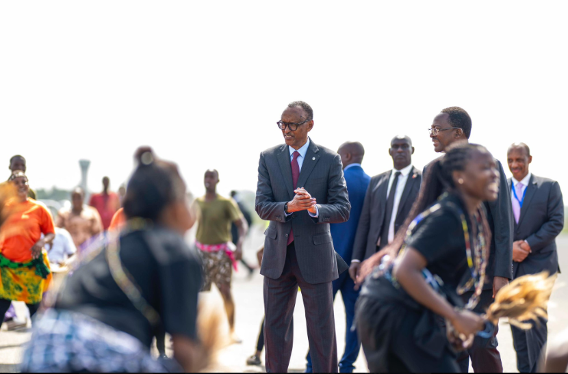 Perezida Paul Kagame akigera i Dar-es-Salam