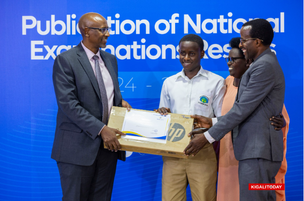 IZERE Henock Tresor wahize abandi mu mashuri y'icyiciro rusange