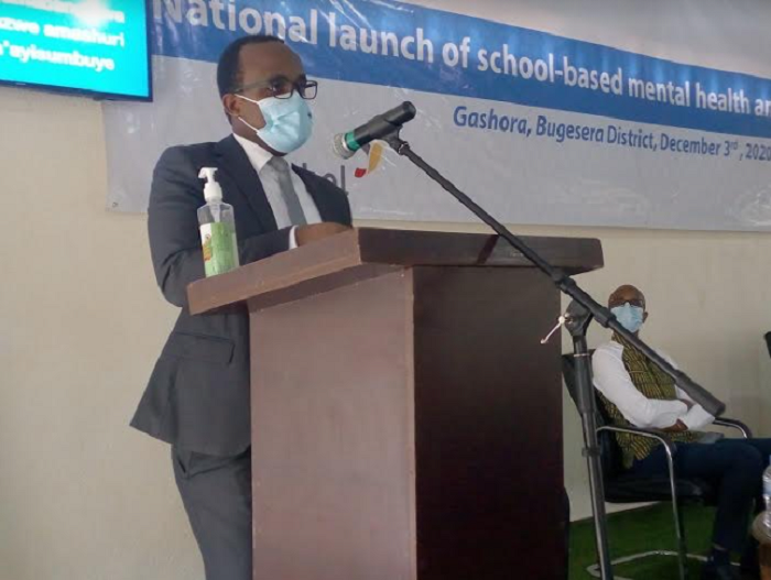 Minisitiri Twagirayezu avuga ko ibibazo byo mu mutwe mu mashuri bihari, ari yo mpamvu bigomba gukurikiranwa