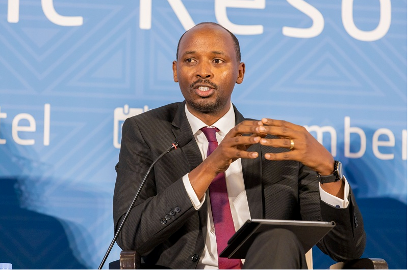 Minisitiri Nsanzimana avuga ko hakwiriye kurebwa uburyo hakongerwa n'uko hakoreshwa amafaranga y'urwego rw'ubuzima