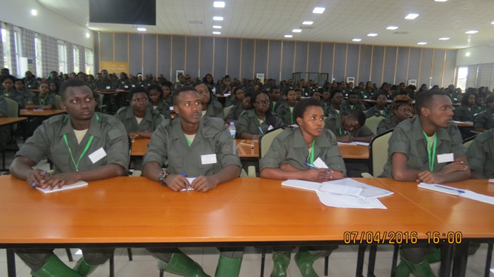 Urubyiruko ruri mu Itorero Indangamirwa mu kigo cya gisirikare cya Gabiro.