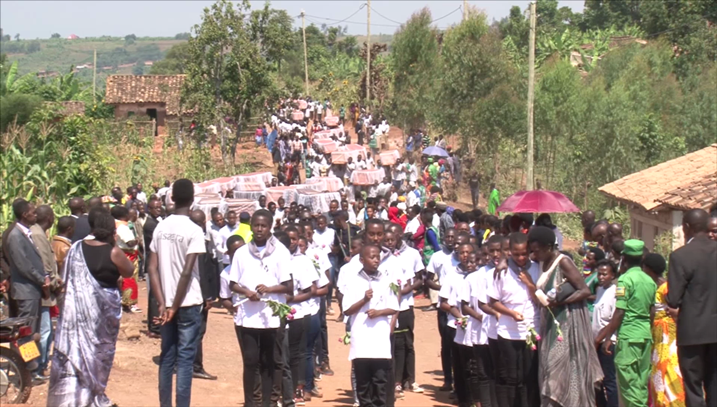 Habaye n'igikorwa cyo kwimurira imibiri mu rwibutso rushya